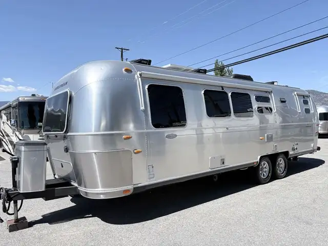 2014 Airstream 30FBQ BUNK - Photo 6