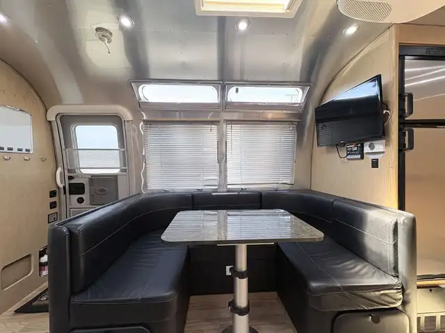 2014 Airstream 30FBQ BUNK - Photo 13