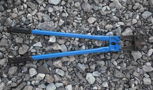heavy duty bolt cutters 36' long