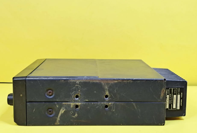 NO CABLES - UNIDEN NATIONAL MOBILE FMS 850T VINTAGE RADIO UNIT - Photo 2