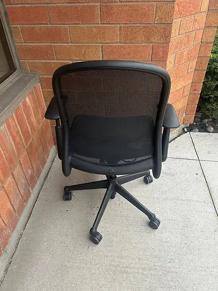 Knoll Chadwick Ergonomic Chair – Premium Task Seating! - Photo 4