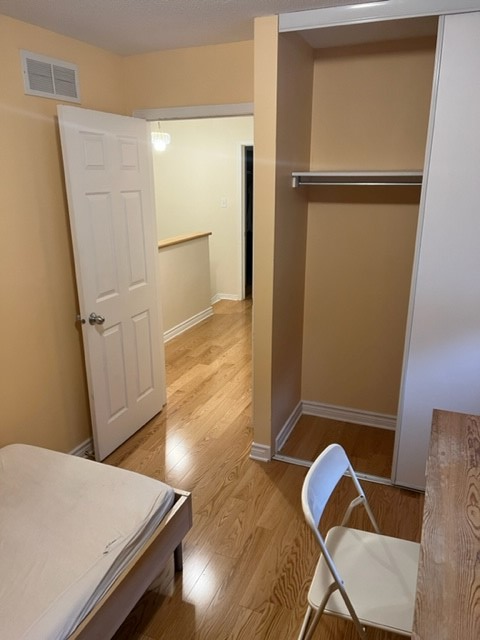 1 JUNE - Furnished Room for Female Student - Bank/Walkley - Photo 3