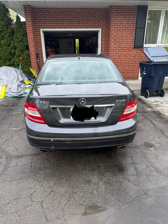 2010 Mercedes C250 -  4MATIC AWD - Photo 3