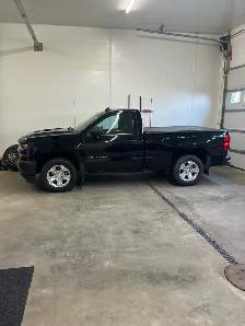 2017 Chevrolet Regular Cab Shortbox 4x4 - Photo 2