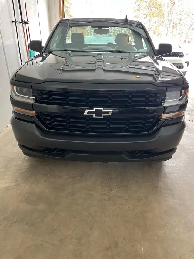 2017 Chevrolet Regular Cab Shortbox 4x4 - Photo 8