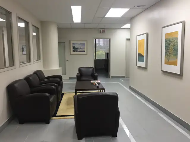 $850/mo – Spacious Corner Office for Rent – Hurontario St - Photo 3