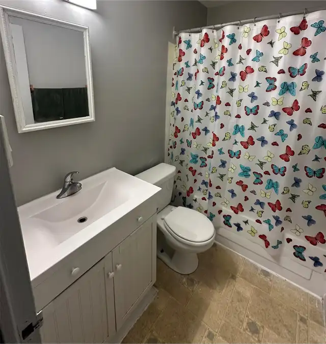 All-inclusive 2BR apt near Stratford Mall & Walmart - Photo 4