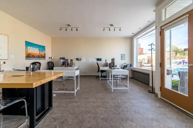 Commercial Unit-North End