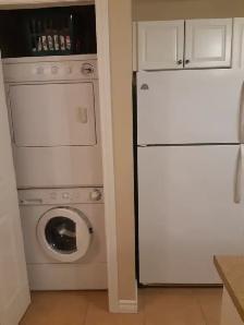 June, 2 bdr apt, storage, elevator, parking, excellent location - Photo 5
