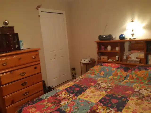 June, 2 bdr apt, storage, elevator, parking, excellent location - Photo 6