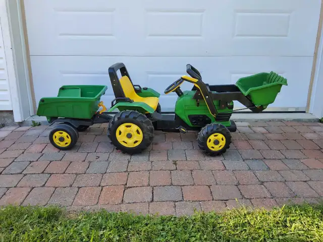 tracteur à pédales pour enfant