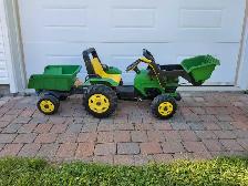 tracteur à pédales pour enfant