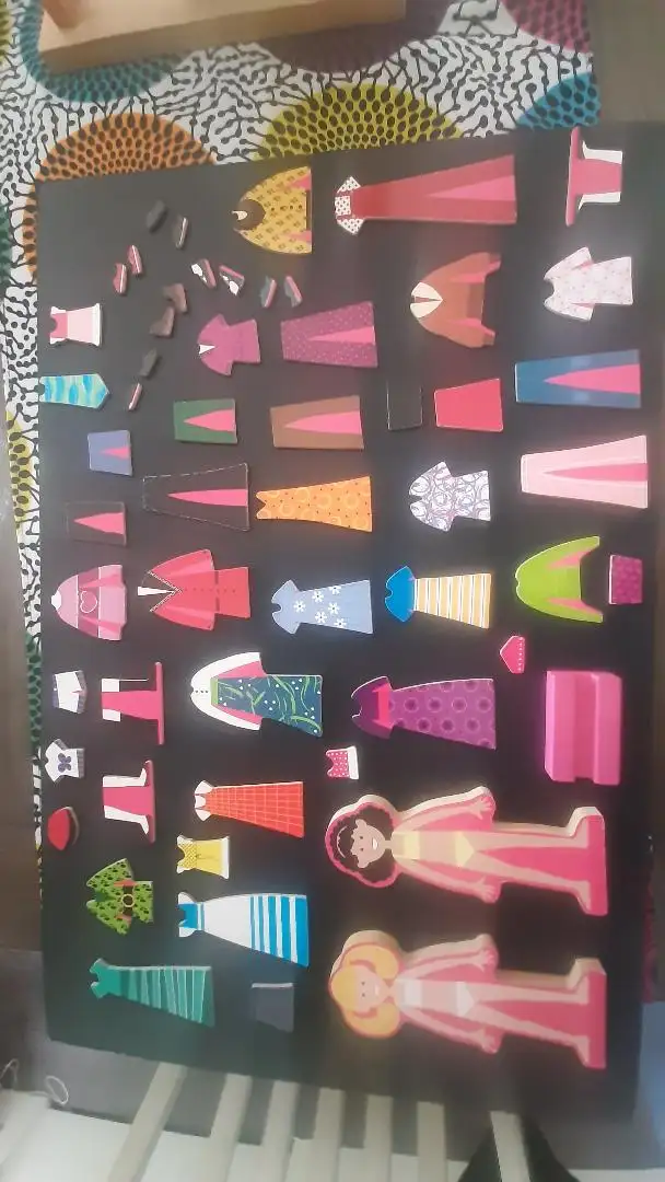 Melissa & Doug Magnetic Wooden Dress Up Dolls 8' Princess Elise - Photo 5