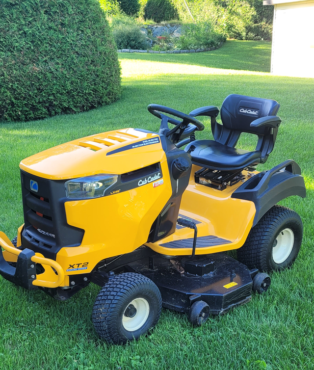 Tracteur à gazon Cub Cadet à vendre