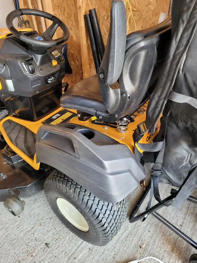 Tracteur à gazon Cub Cadet à vendre - Photo 4