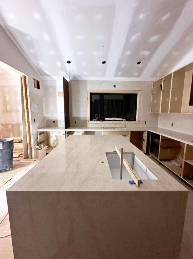 Goldish White Quartz Countertop - With Greish Veins