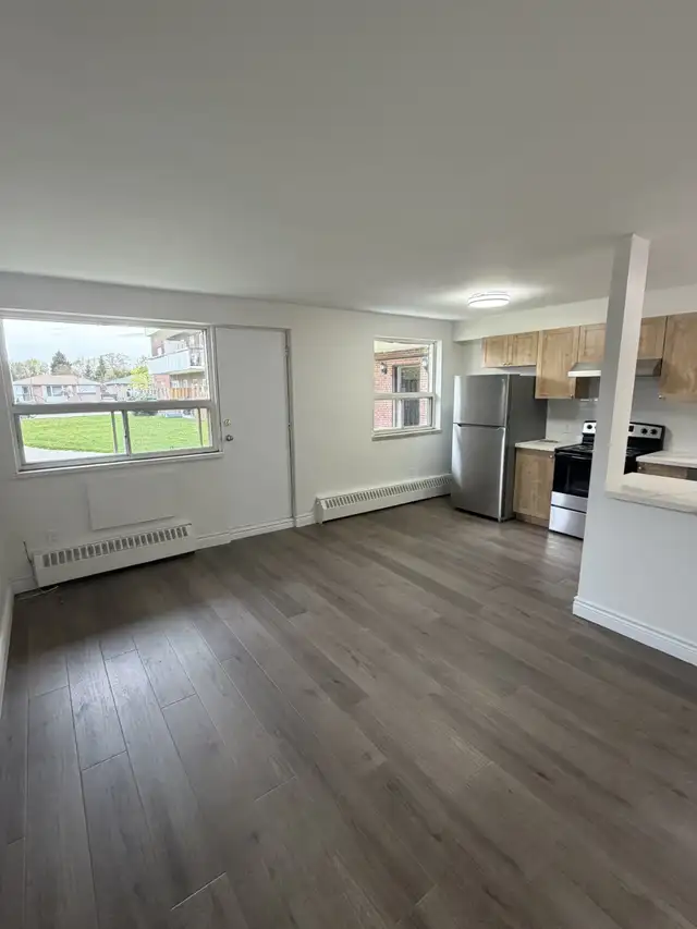 Renovated 1 bedroom 1 bathroom first floor apt Stouffville, ON - Photo 5