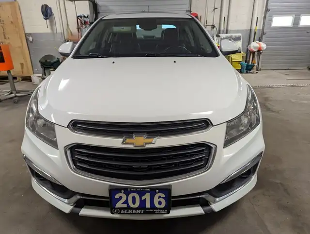 2016 Chevrolet Cruze Limited LT WITH RS PACKAGE/LEATHER/SUNROOF! - Photo 2