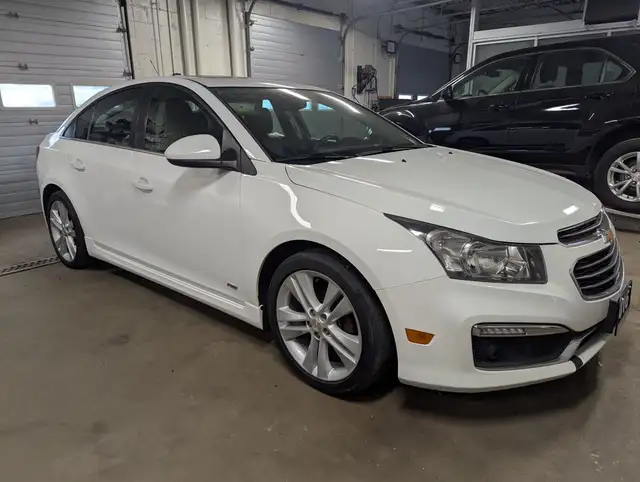 2016 Chevrolet Cruze Limited LT WITH RS PACKAGE/LEATHER/SUNROOF! - Photo 3