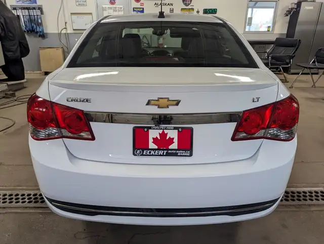 2016 Chevrolet Cruze Limited LT WITH RS PACKAGE/LEATHER/SUNROOF! - Photo 4