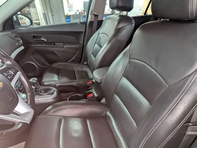 2016 Chevrolet Cruze Limited LT WITH RS PACKAGE/LEATHER/SUNROOF! - Photo 7