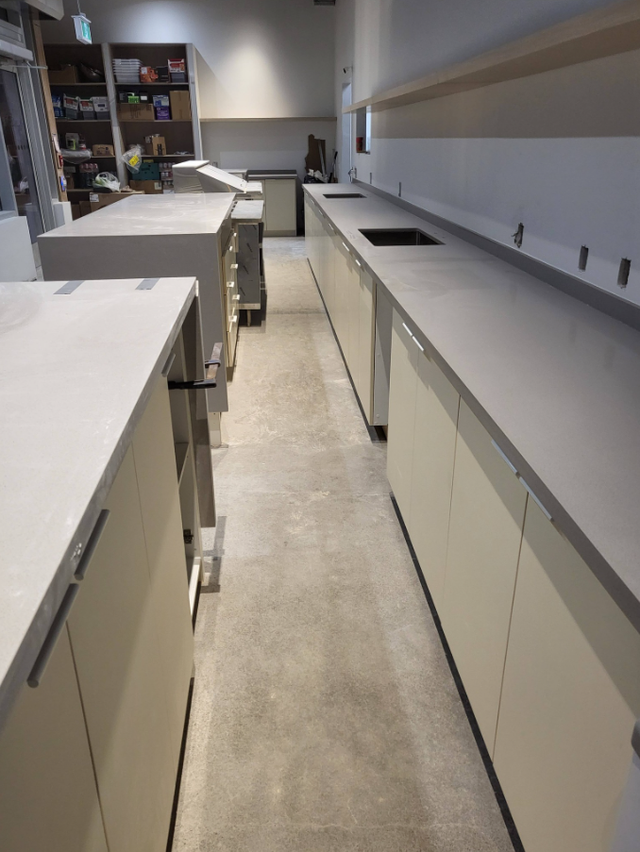 Quartz Countertop - With Grey Veins - Photo 2
