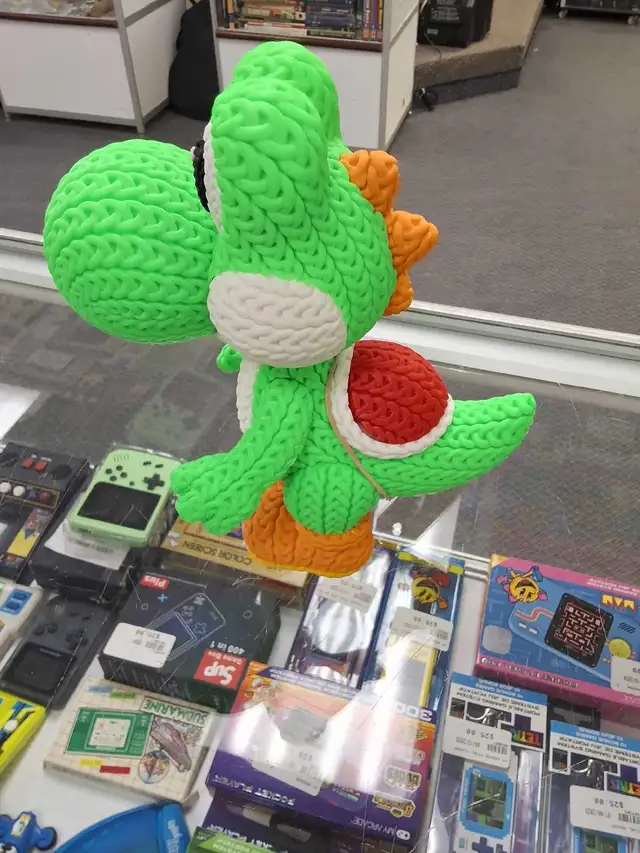 Yoshi Nintendo Statue - Photo 2