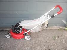 1979 18'SNAPPER V181 PUSH LAWN MOWER BRIGGS 3.75 HP ENG W/BAGGER