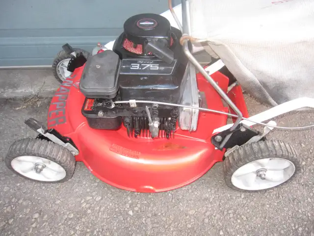 1979 18'SNAPPER V181 PUSH LAWN MOWER BRIGGS 3.75 HP ENG W/BAGGER - Photo 2