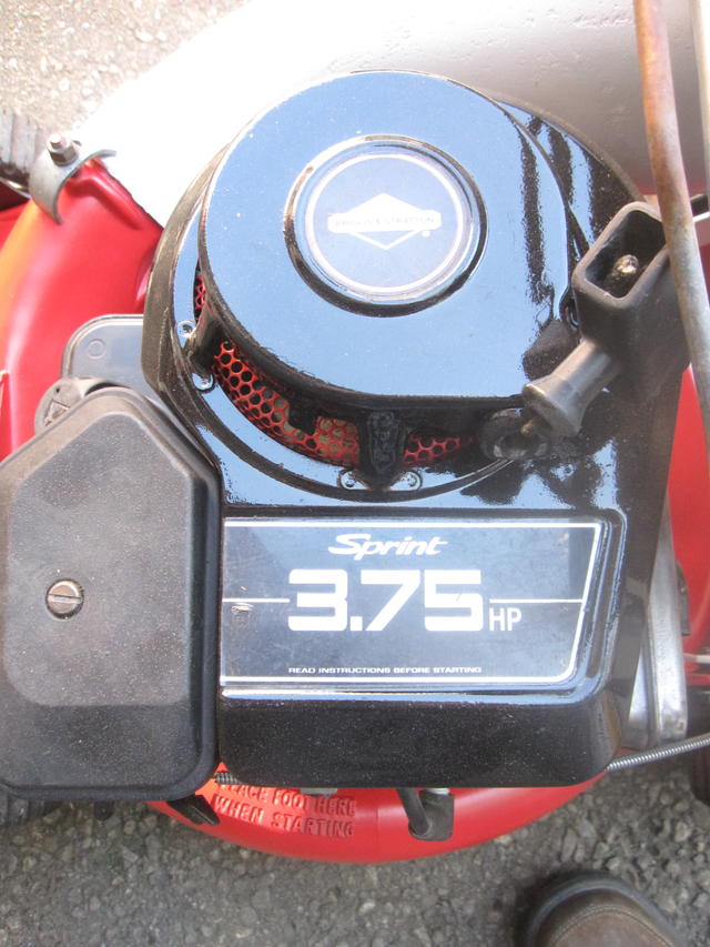 1979 18'SNAPPER V181 PUSH LAWN MOWER BRIGGS 3.75 HP ENG W/BAGGER - Photo 9