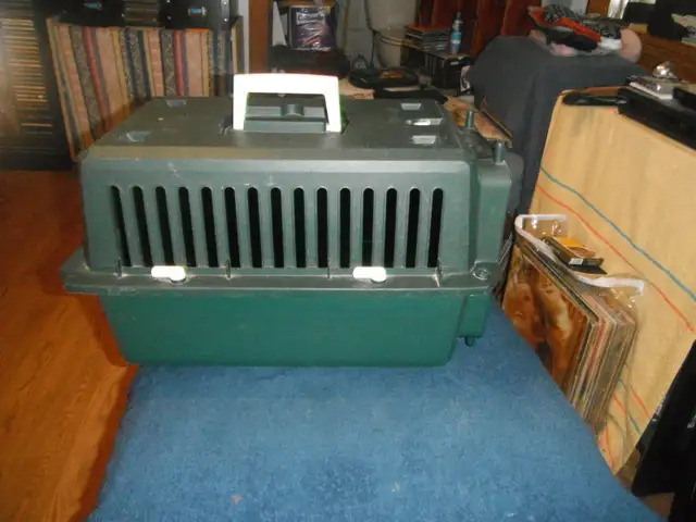 Pet Carrier size 19'X!3'X11'