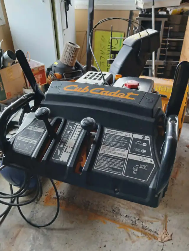Cub Cadet Snowblower - Photo 3