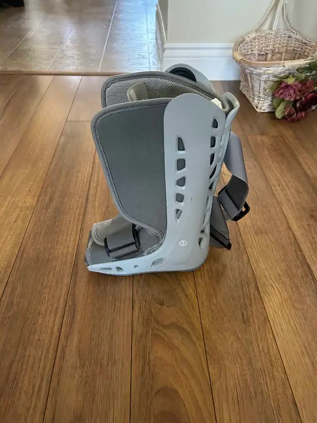 Air cast Walker Boot