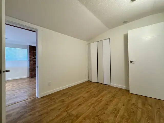 Bright & Beautiful North Vancouver Rental with Stunning Views - Photo 8