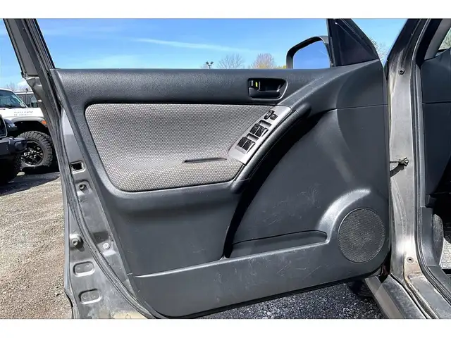 2007 Pontiac Vibe Hatchback | AS IS | FWD - Photo 18