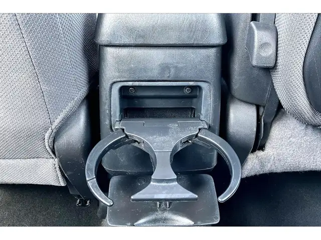 2007 Pontiac Vibe Hatchback | AS IS | FWD - Photo 23