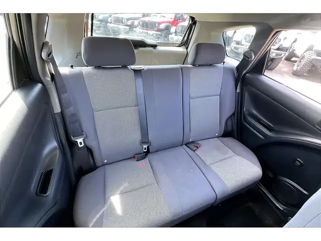 2007 Pontiac Vibe Hatchback | AS IS | FWD - Photo 27