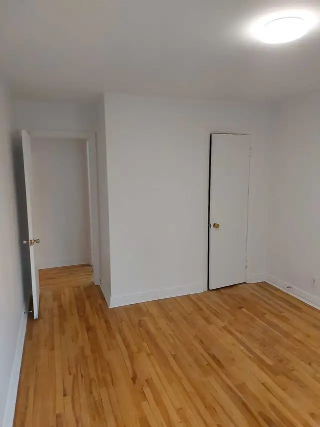 Beau grand logement 4.5 lumineux - Photo 2
