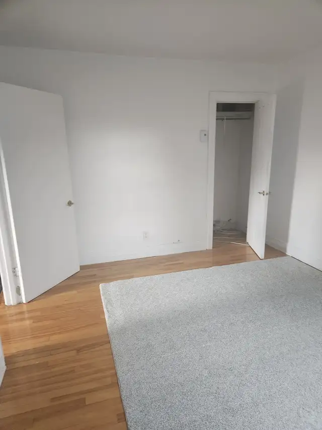 4 1/2 Duplex 2e étage électroménagers - Photo 3