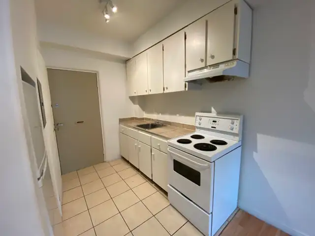 Bachelor Studio Apartment in Durand neighbourhood - Photo 6