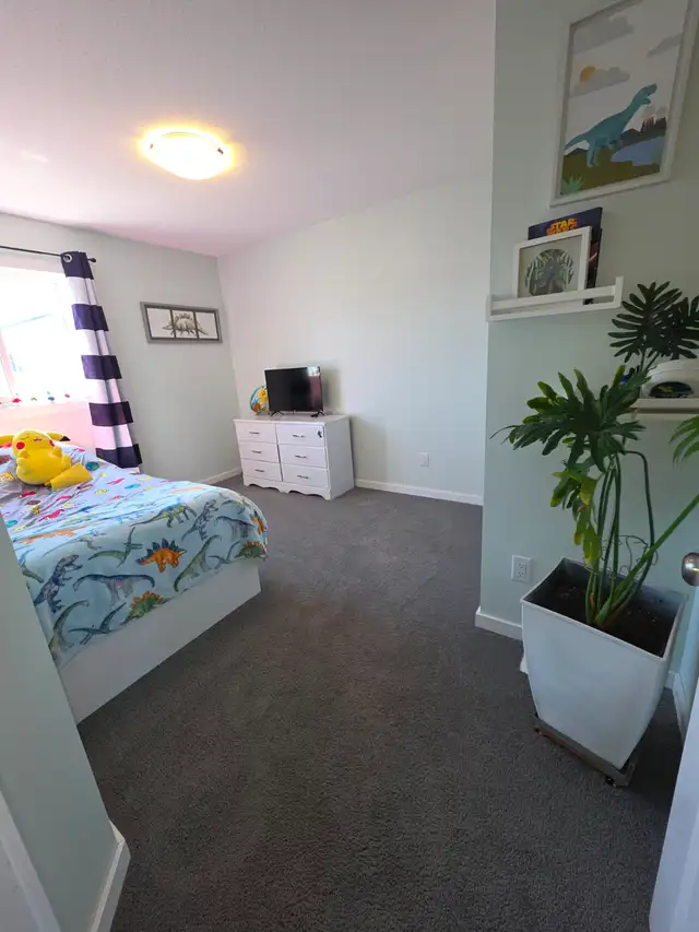 House for sale in Castlebury Meadows dr - Photo 2
