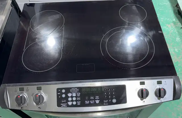 Frigidaire Slide in Stove S4219 - Photo 2