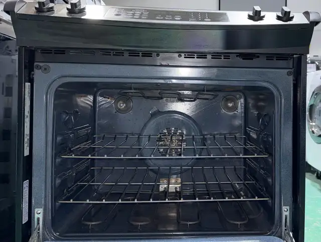 Frigidaire Slide in Stove S4219 - Photo 3