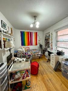 Nice bachelor unit in Centretown - Available July 1st!