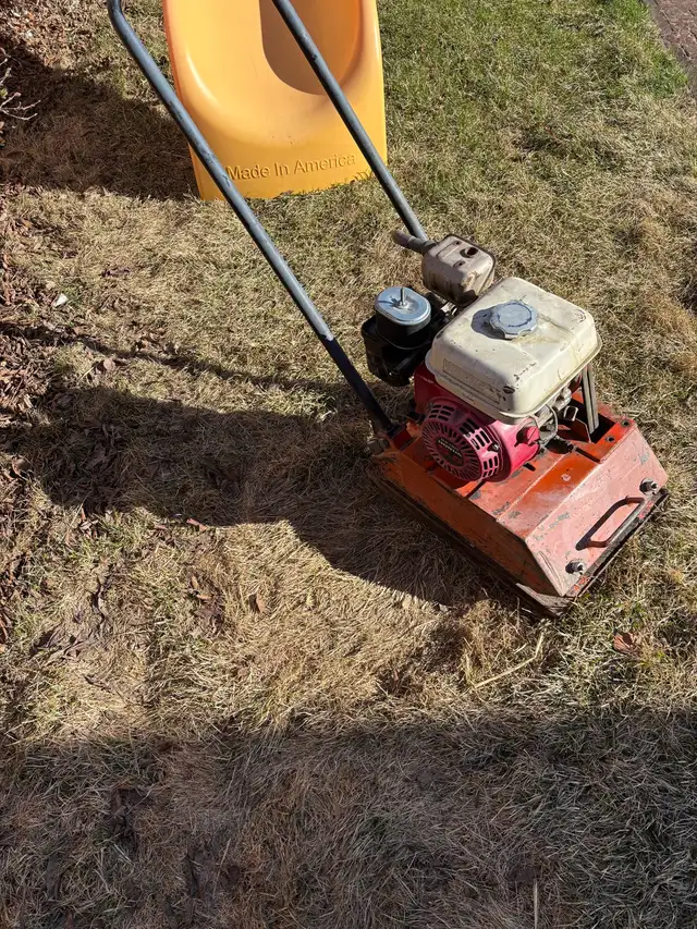 Plate compactor Honda - Photo 2