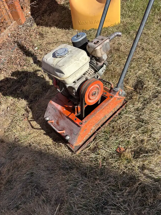 Plate compactor Honda - Photo 3