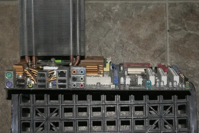CPU Intel Q9650 quad core $40. Cooler/Motherboard/RAM available - Photo 7