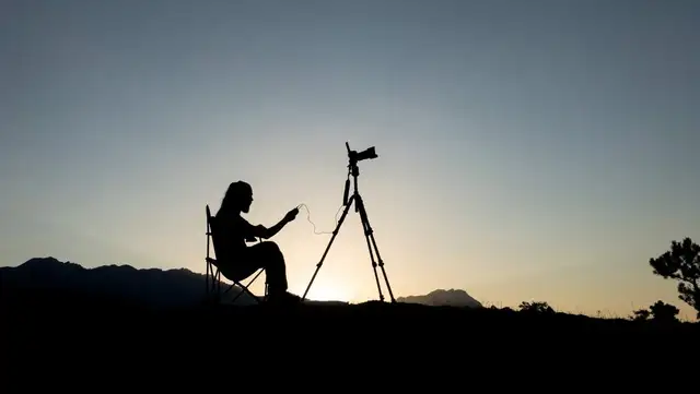 LOOKING FOR DOCUMENTARY STORIES