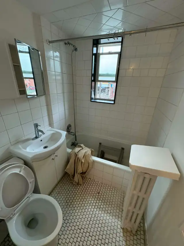 1 bedroom plus Apartment in Bloor West Village - $ 1,795 - Photo 9