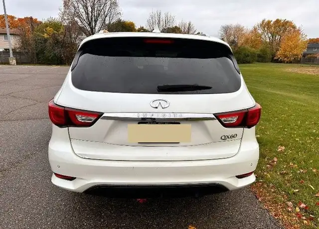 2018 INFINITI QX60  –  3-ROW,  7-PASSENGER LUXURY SUV - Photo 3